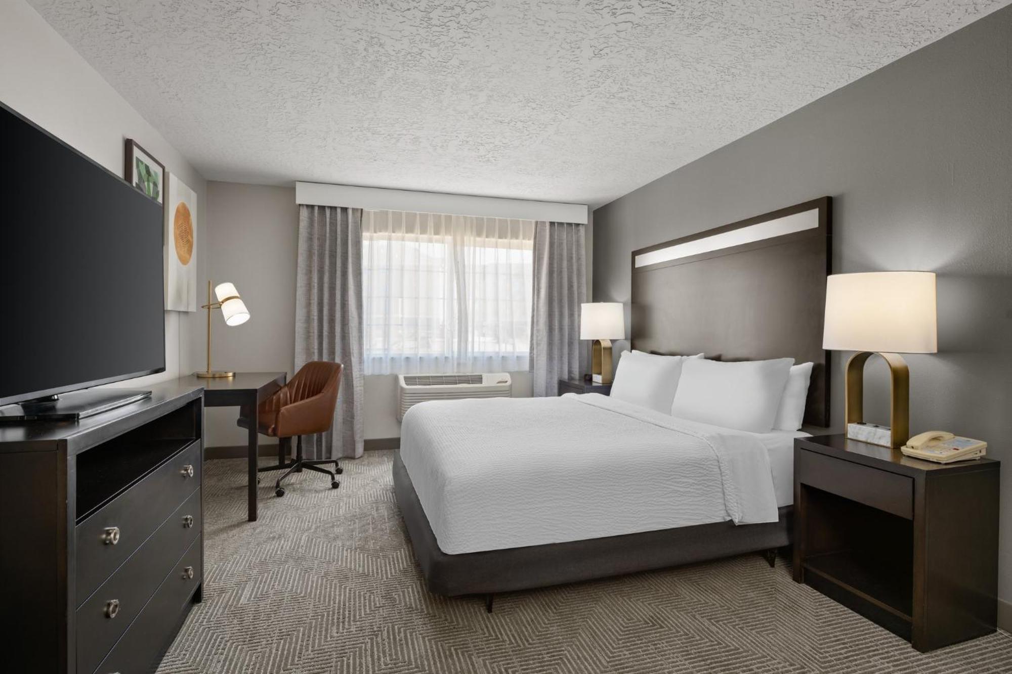 Holiday Inn & Suites Albuquerque Airport By Ihg Exterior photo