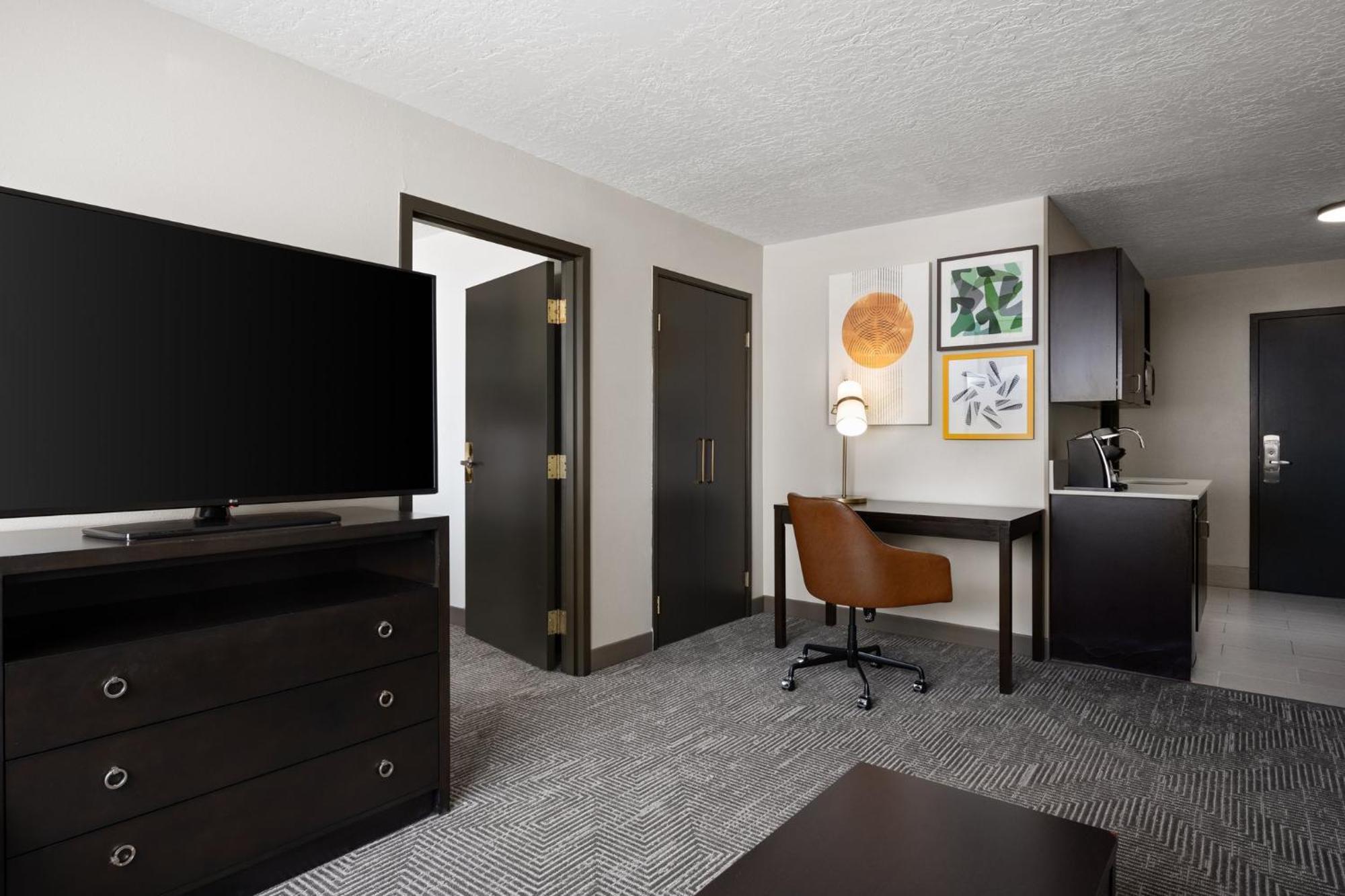 Holiday Inn & Suites Albuquerque Airport By Ihg Exterior photo