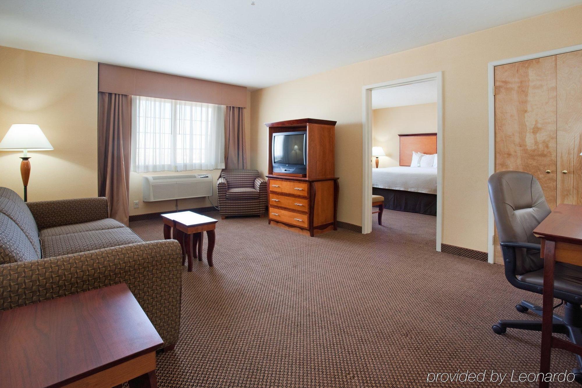 Holiday Inn & Suites Albuquerque Airport By Ihg Exterior photo