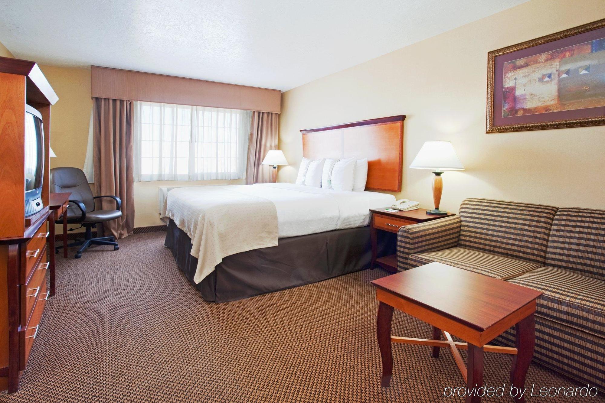 Holiday Inn & Suites Albuquerque Airport By Ihg Exterior photo